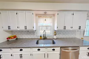 9 Adanti Ave, Ansonia, CT 06401 - Photo 16