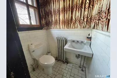 366 Brooklawn Avenue, Bridgeport, CT 06604 - Photo 10