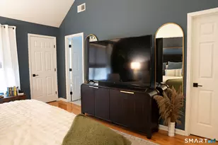 94 Goodwin Cir, Hartford, CT 06105 - Photo 8