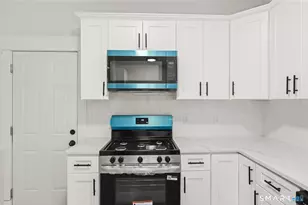 541 Savin Ave, West Haven, CT 06516 - Photo 8