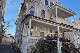 203 Lenox Ave, Bridgeport, CT 06605 - Photo 2