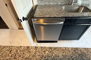 154 Daly Ave, New Britain, CT 06051 - Photo 18