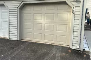 25 Farmington Chase Crescent, Farmington, CT 06032 - Photo 18