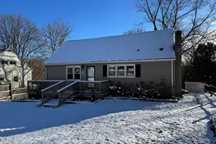 11 Blumenthal Dr, Montville, CT 06382 - Photo 2