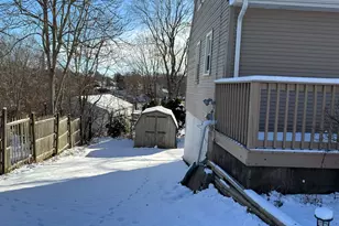 11 Blumenthal Dr, Montville, CT 06382 - Photo 4