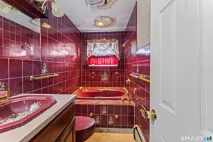 32 Brentwood Dr, Bloomfield, CT 06002 - Photo 10