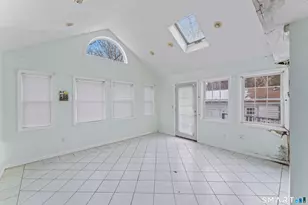 32 Brentwood Dr, Bloomfield, CT 06002 - Photo 8