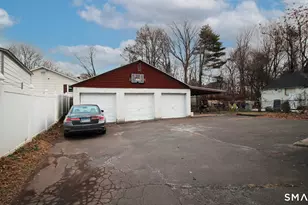 221 Grove St, Meriden, CT 06451 - Photo 2