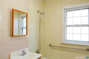 496 Burnsford Ave, Bridgeport, CT 06606 - Photo 20