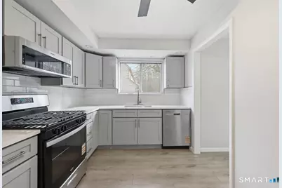 73 Dorchester Court #73, Beacon Falls, CT 06403 - Photo 4