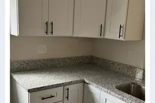 48 Brook St, Hartford, CT 06120 - Photo 8