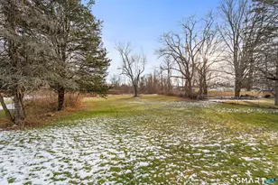 3 Pleasant St, East Windsor, CT 06088 - Photo 34