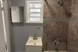 19 Camp St, Meriden, CT 06451 - Photo 2