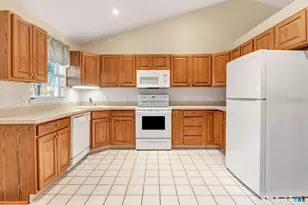 35 Shares Ln, South Windsor, CT 06074 - Photo 10