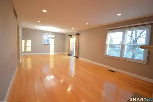 24 Thorne Rd, West Hartford, CT 06110 - Photo 4