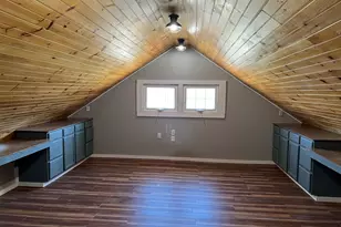 61 S Washington St, Plainville, CT 06062 - Photo 12
