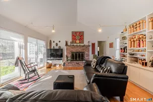 4 Stonewall Ln, Woodbridge, CT 06525 - Photo 10