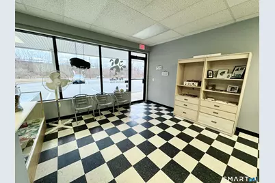 1100 Norwich New London Turnpike #8, Montville, CT 06382 - Photo 6