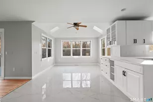 2 Greenwood Ln, Guilford, CT 06437 - Photo 10