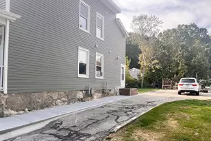 5 Pinehurst Ave, Waterbury, CT 06705 - Photo 2