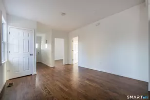 340 Pleasantview Ave, Bridgeport, CT 06606 - Photo 6