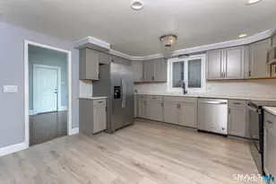 87 Melrose Ave, Waterbury, CT 06705 - Photo 8