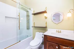 10 Pepperidge Ct, Simsbury, CT 06070 - Photo 24