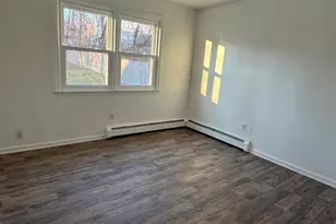 18 W Hills Rd, New Haven, CT 06515 - Photo 6