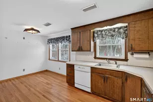 40 Quincy Ln, Newington, CT 06111 - Photo 8