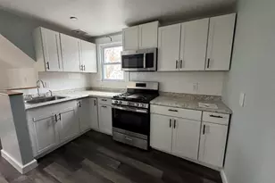 23 Harding Pl, New Haven, CT 06511 - Photo 2