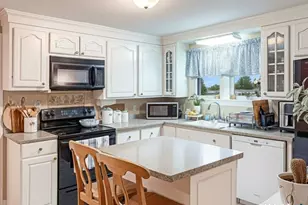 84 Grennan Rd, West Hartford, CT 06107 - Photo 6