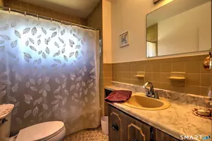 511 Opa Ln, Stratford, CT 06614 - Photo 16