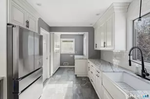 95 Moravia Rd, Avon, CT 06001 - Photo 16