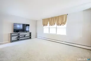 17 Lyme St, Windsor, CT 06095 - Photo 2