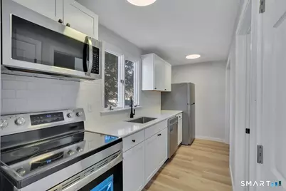 192 Hartford Road #E, Manchester, CT 06040 - Photo 2