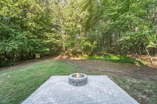 27 Woodland Dr, Salem, CT 06420 - Photo 6