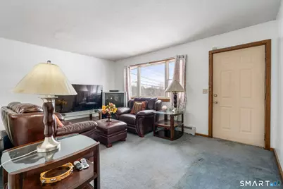 2 Cathy Lane, Waterbury, CT 06704 - Photo 4