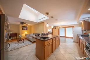 15 Coral Dr, Shelton, CT 06484 - Photo 2