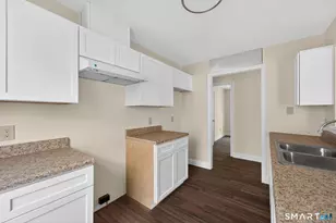 570 Zion St, Hartford, CT 06106 - Photo 12