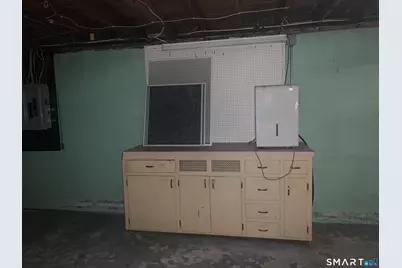 27 Lydall Street, Manchester, CT 06042 - Photo 14