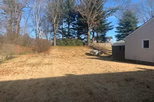 27 Lydall St, Manchester, CT 06042 - Photo 10