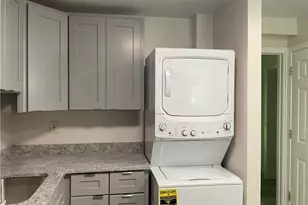 1271 Washington St, Middletown, CT 06457 - Photo 4