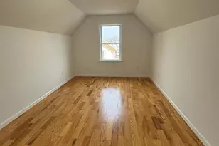 695 Shelton St, Bridgeport, CT 06608 - Photo 8