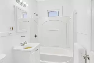 1040 Capitol Ave, Hartford, CT 06106 - Photo 4