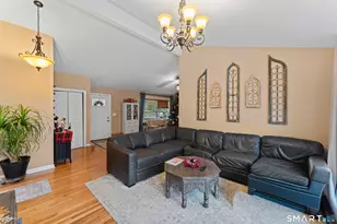 1 Hawthorne Cove Rd, Danbury, CT 06811 - Photo 4