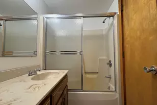 278 Chamberlain Rd, Middletown, CT 06457 - Photo 6