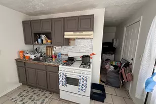 13 Valley Pl N, New Haven, CT 06515 - Photo 4