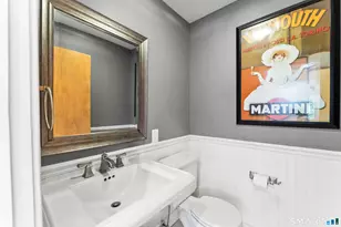 211 Pinewood Rd, Stamford, CT 06903 - Photo 20