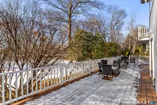 211 Pinewood Rd, Stamford, CT 06903 - Photo 36