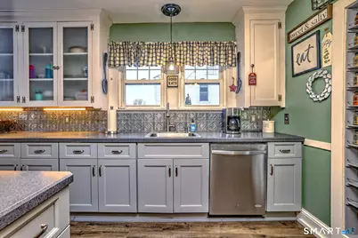 292 Richmond Avenue, West Haven, CT 06516 - Photo 14